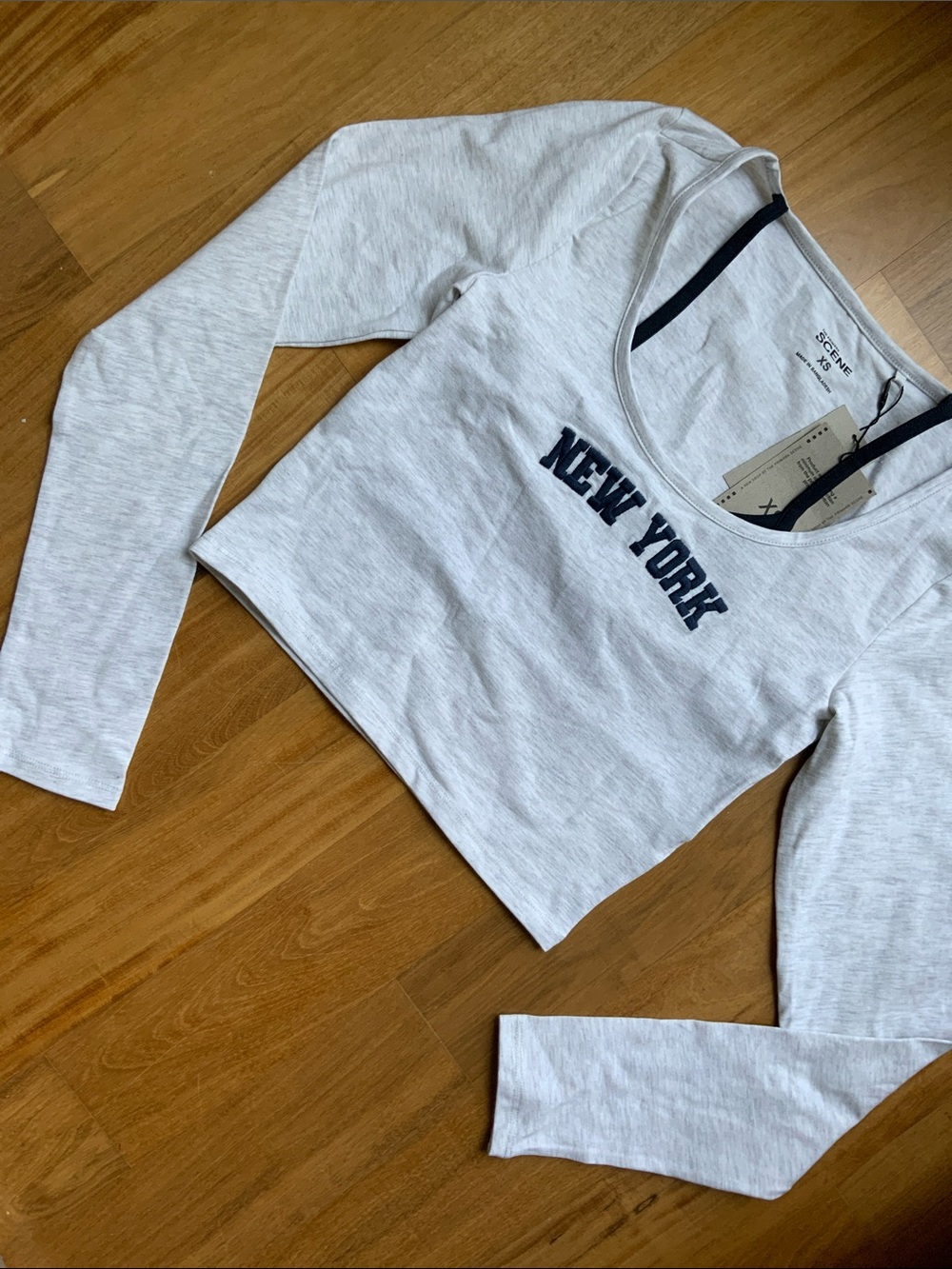 NEW YORK long sleeve crop top NEW YORK grey and blue long sleeve crop top XS
